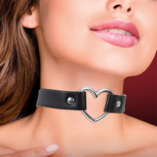 Collar con Corazon Tipo Choker Cuero Vegano Talla unica